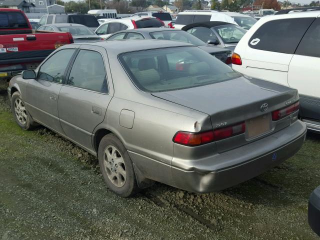 JT2BF28K8W0113754 - 1998 TOYOTA CAMRY LE BEIGE photo 3