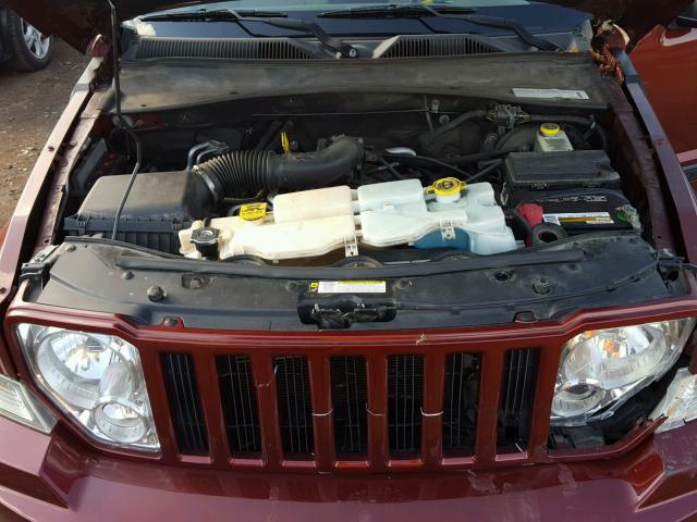 1J8GN28K78W170228 - 2008 JEEP LIBERTY SP MAROON photo 7