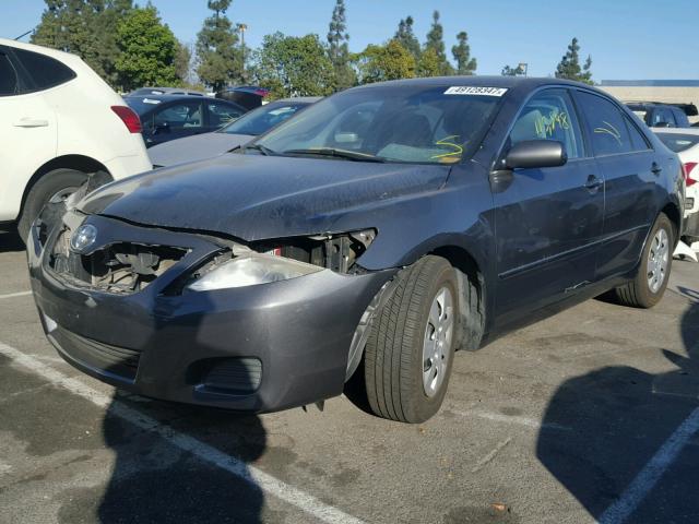 4T1BK3EK1AU597390 - 2010 TOYOTA CAMRY SE GRAY photo 2