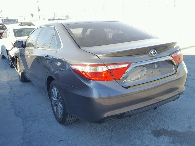 4T1BF1FK9FU953891 - 2015 TOYOTA CAMRY LE GRAY photo 3