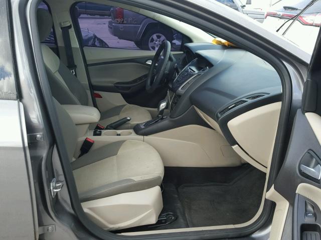 1FADP3F24EL410464 - 2014 FORD FOCUS SE GRAY photo 5