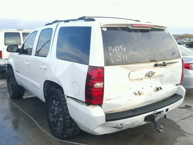 1GNFK13008R261939 - 2008 CHEVROLET TAHOE K150 WHITE photo 3