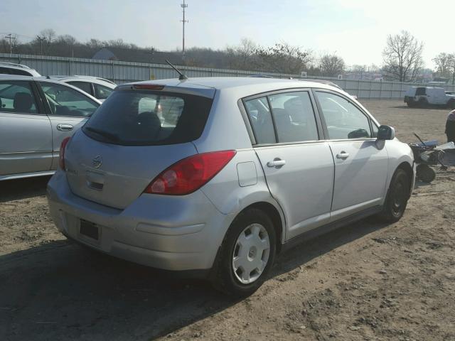 3N1BC13E58L352599 - 2008 NISSAN VERSA S SILVER photo 4