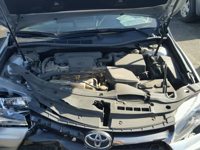 4T1BF1FKXFU095198 - 2015 TOYOTA CAMRY LE SILVER photo 7