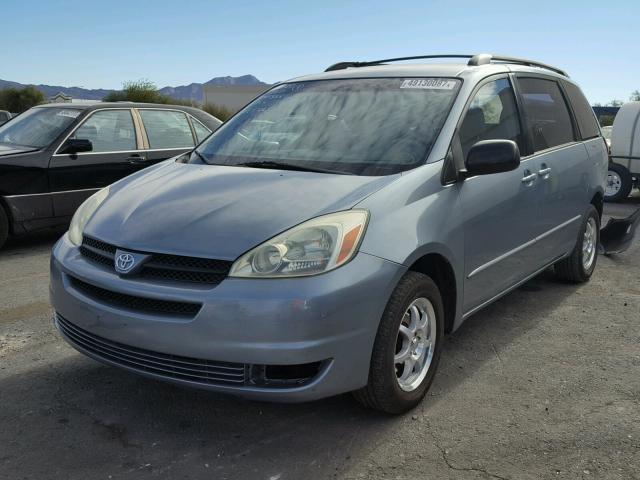 5TDZA23C05S362369 - 2005 TOYOTA SIENNA CE SILVER photo 2