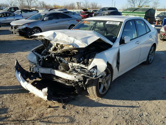 JTHBD182110029712 - 2001 LEXUS IS 300 WHITE photo 2