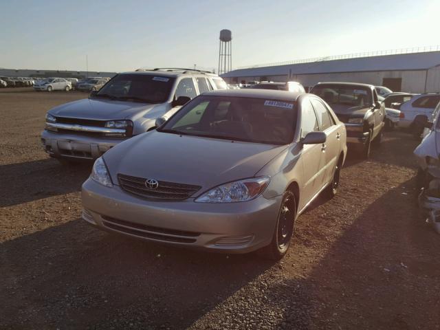 4T1BE32K72U115907 - 2002 TOYOTA CAMRY LE ოქროსფერი ფოტო 2