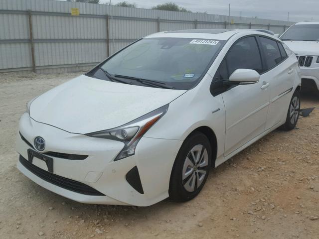 JTDKARFU8H3046903 - 2017 TOYOTA PRIUS WHITE photo 2