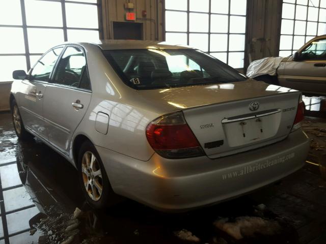 4T1BF30K35U599367 - 2005 TOYOTA CAMRY LE 银色 照片 3