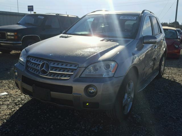 4JGBB72E58A383567 - 2008 MERCEDES-BENZ ML 550 BEIGE photo 2