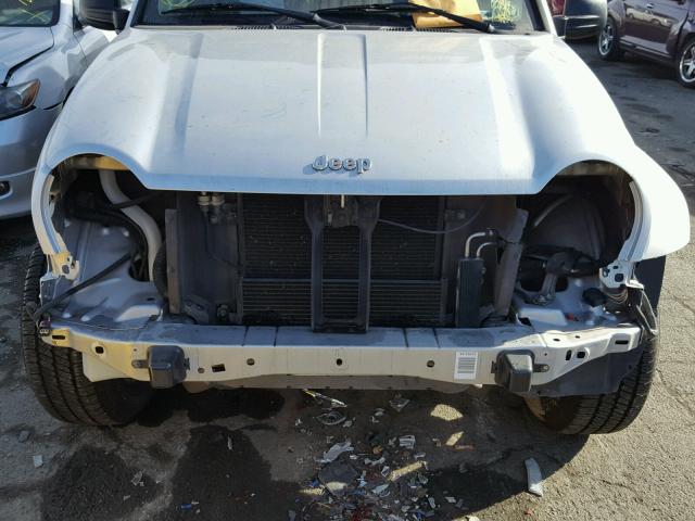 1J4GK58KX7W722654 - 2007 JEEP LIBERTY LI SILVER photo 9