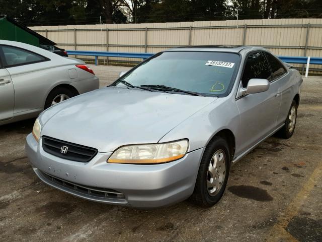 1HGCG3255XA025789 - 1999 HONDA ACCORD EX SILVER photo 2