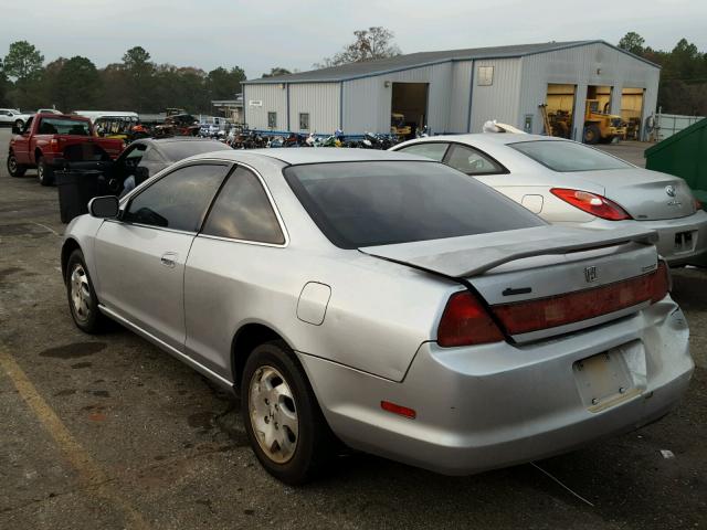 1HGCG3255XA025789 - 1999 HONDA ACCORD EX SILVER photo 3