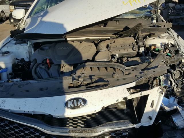 KNAGM4A73F5657678 - 2015 KIA OPTIMA LX WHITE photo 7