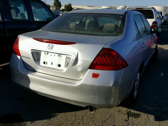 1HGCM56306A012668 - 2006 HONDA ACCORD SE SILVER photo 4