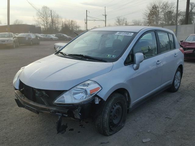 3N1BC1CP9AL399027 - 2010 NISSAN VERSA S SILVER photo 2