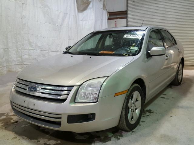 3FAHP01187R145115 - 2007 FORD FUSION SE SILVER photo 2