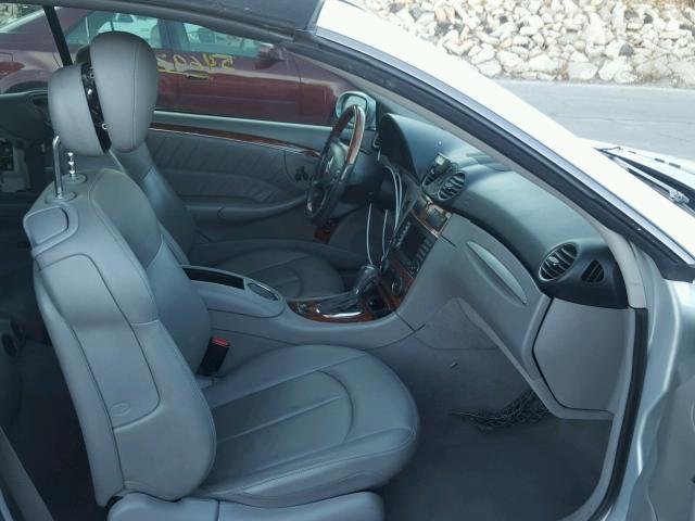 WDBTK56F29F264023 - 2009 MERCEDES-BENZ CLK 350 GRAY photo 5