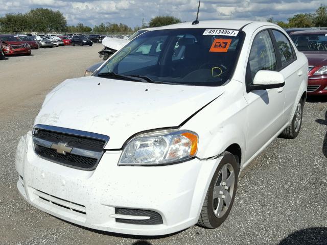 KL1TD5DE7BB190978 - 2011 CHEVROLET AVEO LS WHITE photo 2