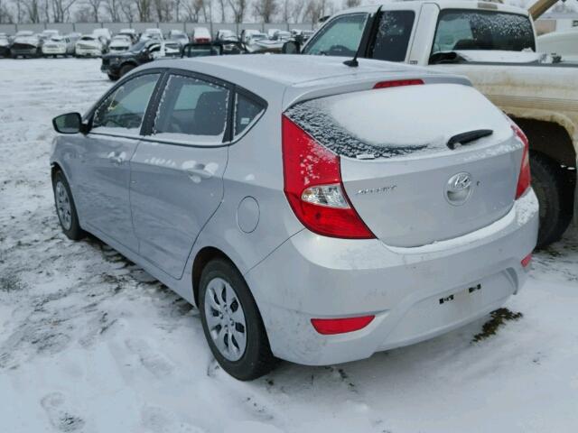 KMHCT5AE2HU301588 - 2017 HYUNDAI ACCENT SE GRAY photo 3