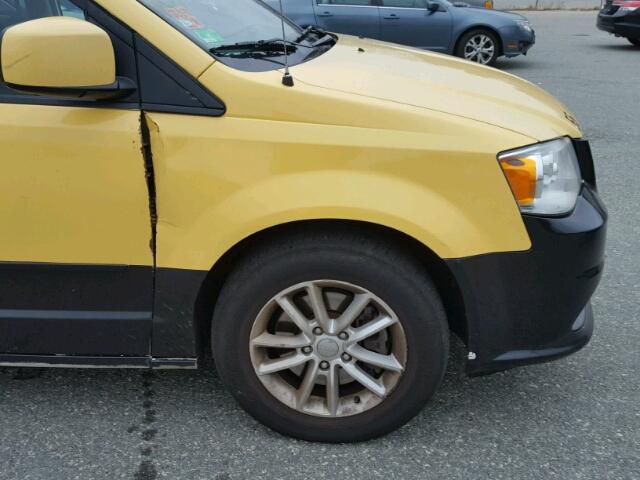 2C4RDGCG6DR738944 - 2013 DODGE GRAND CARA YELLOW photo 9