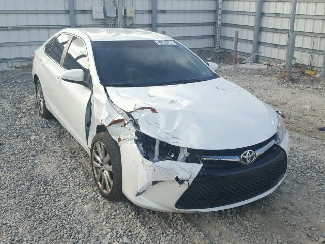 4T1BF1FK1HU354017 - 2017 TOYOTA CAMRY LE WHITE photo 1