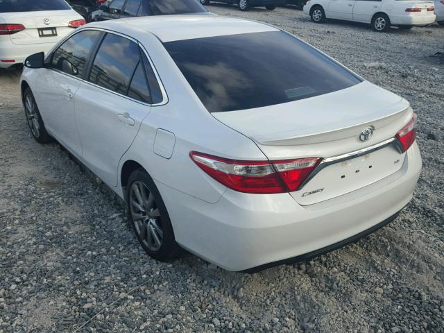 4T1BF1FK1HU354017 - 2017 TOYOTA CAMRY LE 白色 照片 3