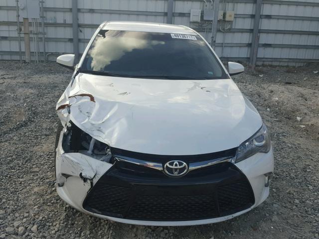 4T1BF1FK1HU354017 - 2017 TOYOTA CAMRY LE 白色 照片 9