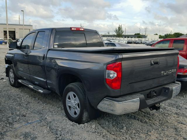 5TFRM5F13HX111203 - 2017 TOYOTA TUNDRA DOU GRAY photo 3