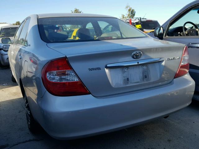 JTDBE32K420026632 - 2002 TOYOTA CAMRY LE SILVER photo 3