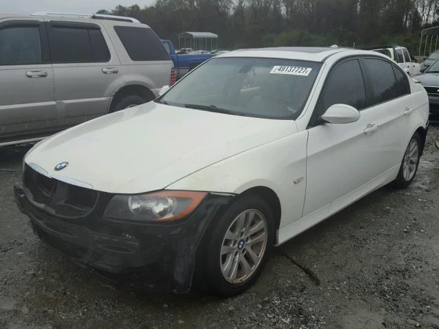 WBAVA37577NL12803 - 2007 BMW 328 I WHITE photo 2