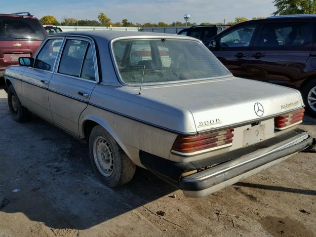 WDBAB33A5EA143255 - 1984 MERCEDES-BENZ 300 D SILVER photo 3