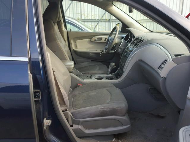 1GNLVFED4AS105456 - 2010 CHEVROLET TRAVERSE L BLUE photo 5