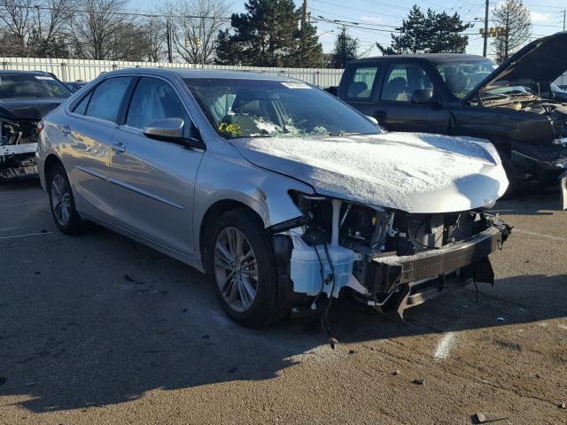 4T1BF1FK3HU399721 - 2017 TOYOTA CAMRY LE ვერცხლისფერი ფოტო 1