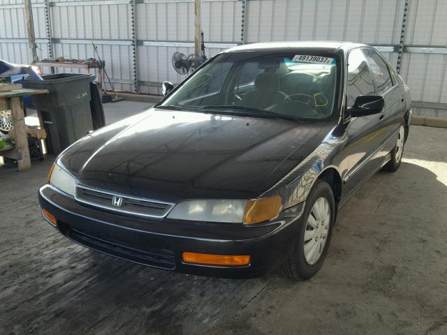 1HGCD5639TA078129 - 1996 HONDA ACCORD LX BLACK photo 2