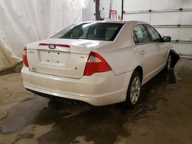 3FAHP0HA2BR164144 - 2011 FORD FUSION SE WHITE photo 4