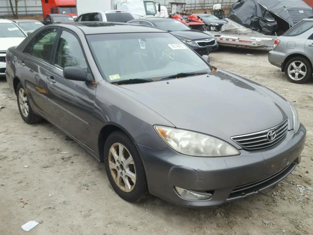 JTDBF30K460170509 - 2006 TOYOTA CAMRY LE GRAY photo 1