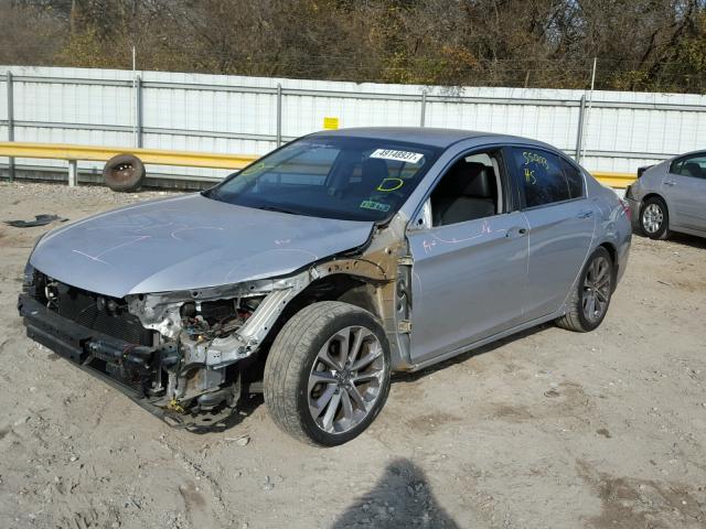 1HGCR2F55DA019517 - 2013 HONDA ACCORD SPO SILVER photo 2