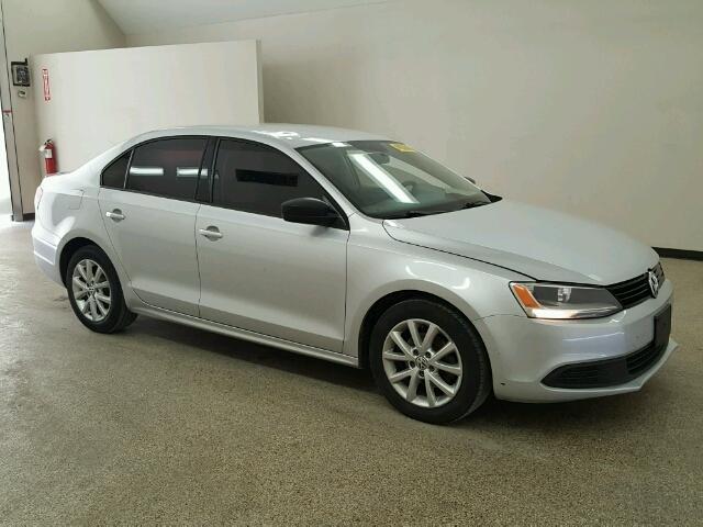 3VW2K7AJ6CM385937 - 2012 VOLKSWAGEN JETTA BASE Արծաթագույն լուսանկար 1