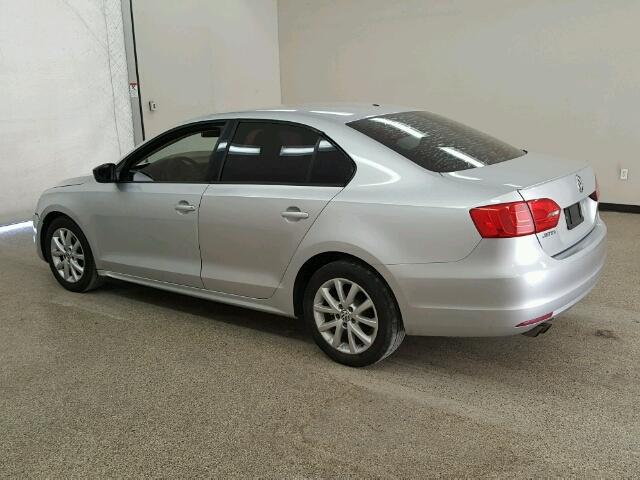 3VW2K7AJ6CM385937 - 2012 VOLKSWAGEN JETTA BASE Արծաթագույն լուսանկար 3