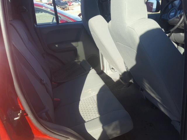 1J4GK48K86W107030 - 2006 JEEP LIBERTY SP RED photo 6