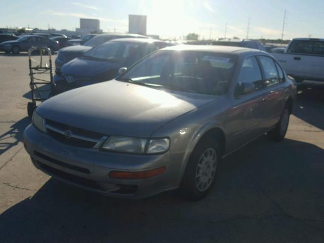 JN1CA21D4XT202729 - 1999 NISSAN MAXIMA GLE SILVER photo 2