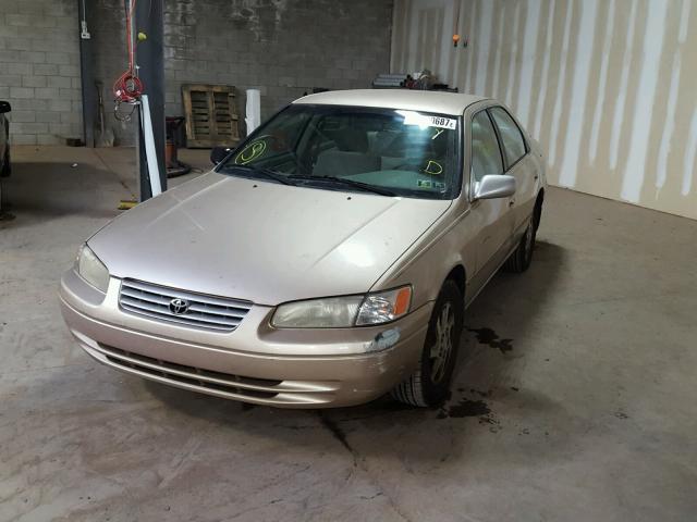 JT2BF22K0X0195845 - 1999 TOYOTA CAMRY LE 棕色 照片 2