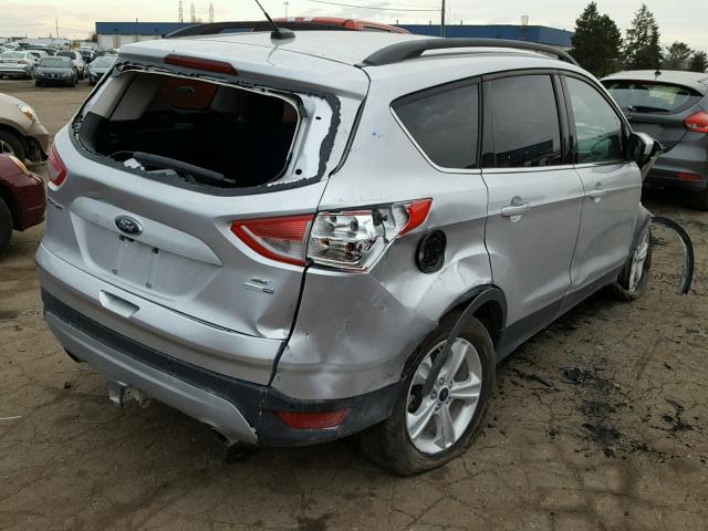 1FMCU9G92GUA75145 - 2016 FORD ESCAPE SE SILVER photo 4