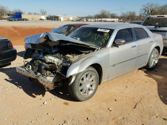 2C3KA63H98H331939 - 2008 CHRYSLER 300C SILVER photo 2