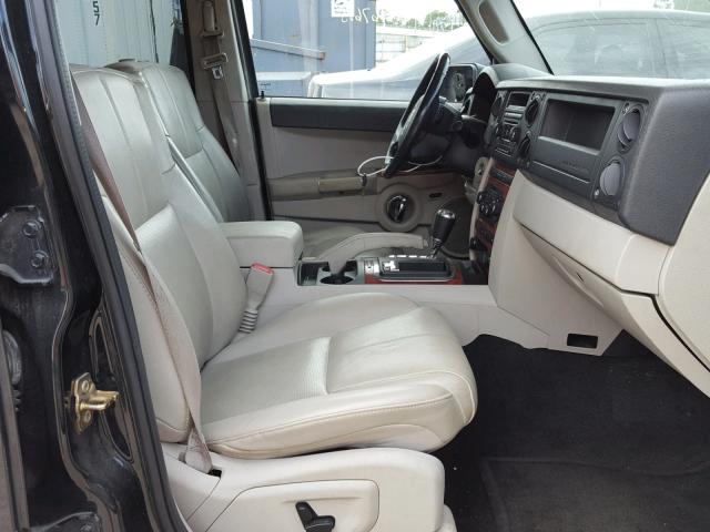 1J8HG58236C245120 - 2006 JEEP COMMANDER BLACK photo 5