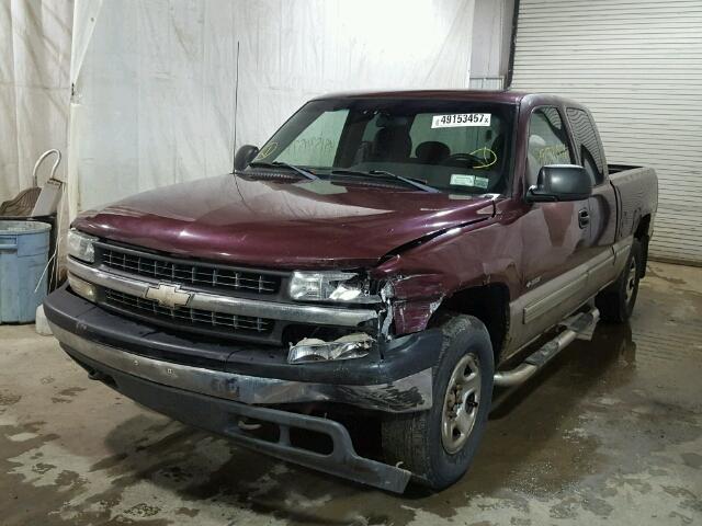 2GCEK19V3Y1257674 - 2000 CHEVROLET SILVERADO MAROON photo 2