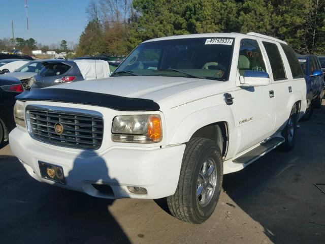 1GYEK13R4YR122958 - 2000 CADILLAC ESCALADE WHITE photo 2