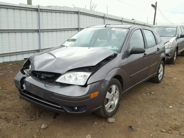 1FAFP37N47W269205 - 2007 FORD FOCUS ZX5 GRAY photo 2