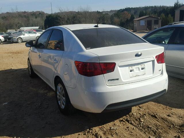 KNAFU4A21D5645915 - 2013 KIA FORTE EX WHITE photo 3